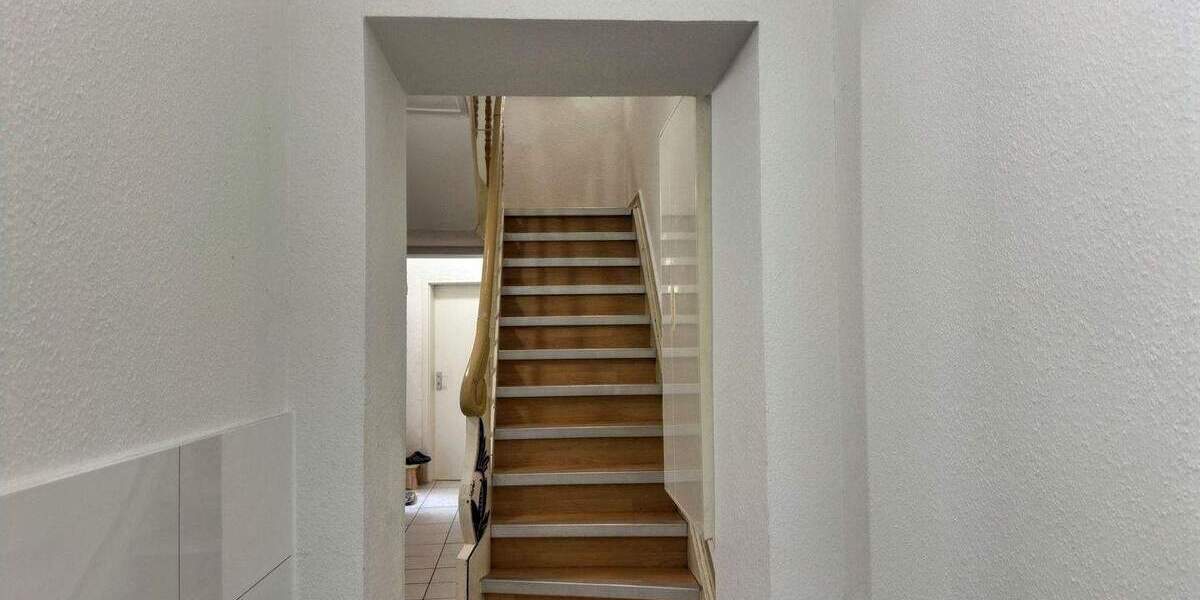 Mehrfamilienhaus, Wohnhaus Mönchengladbach Bettrath - 7 Zimmer, 188 m&sup2;, 320.000&euro; | Angebot:25685811