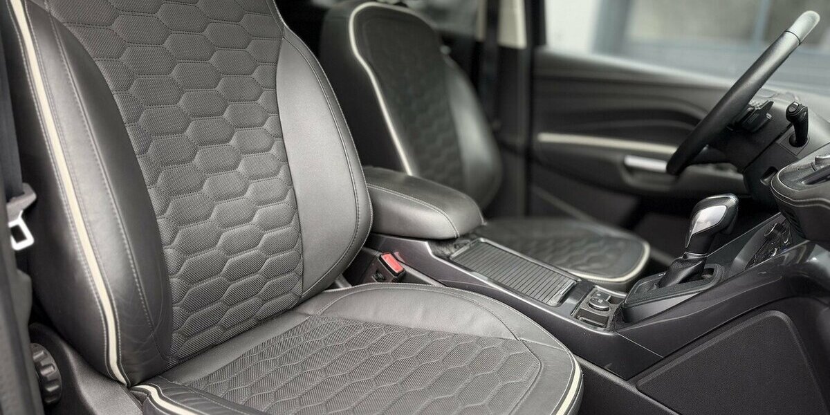 Ford Kuga Vignale / Panorama / Kamera / Keyless GO 34.000 km 21.890 &euro; Mönchengladbach 41066