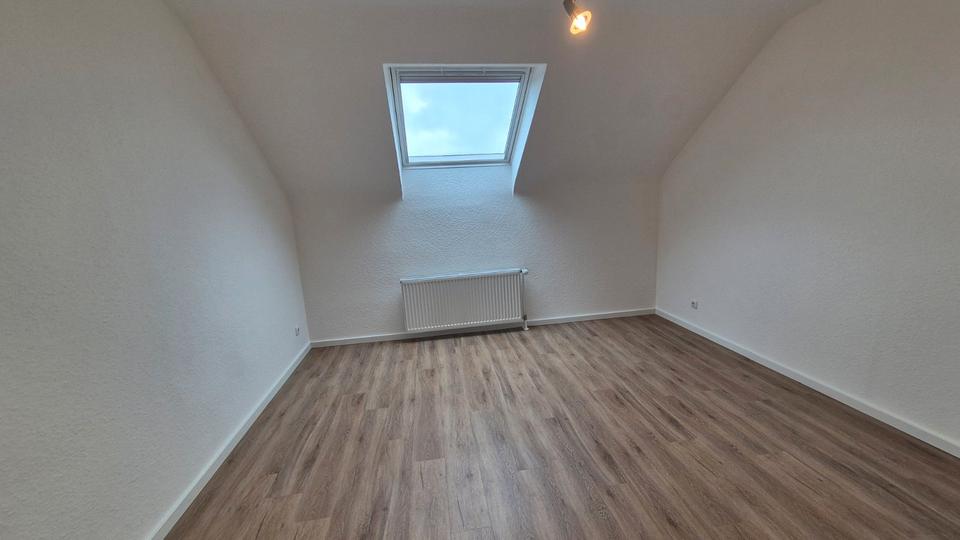 Dachgeschoßwohnung Mönchengladbach Ost - 3 Zimmer, 65 m&sup2;, 650&euro; | Angebot:26648956