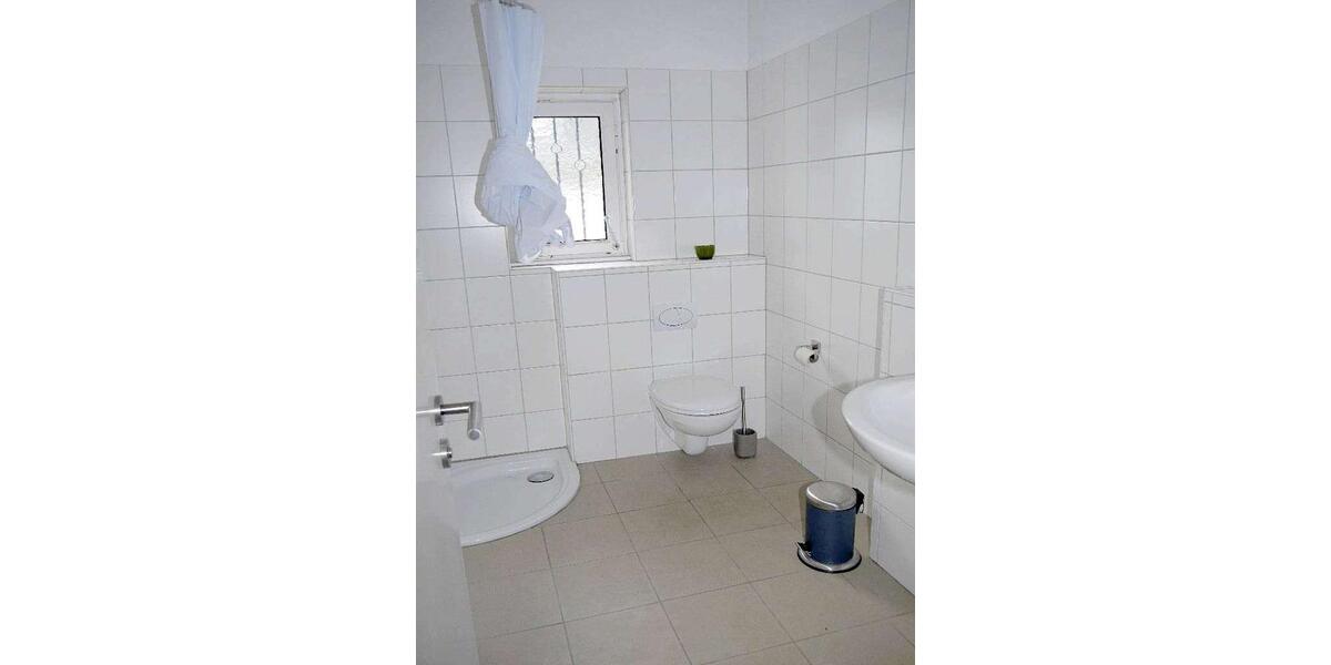 Einfamilienhaus Duisburg Huckingen - 8 Zimmer, 180 m&sup2;, 2.850&euro; | Angebot:26461517