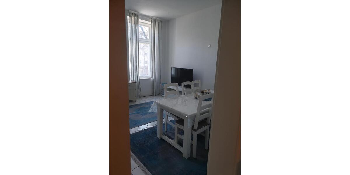 Etagenwohnung Krefeld Benrad - 4 Zimmer, 100 m&sup2;, 1.300&euro; | Angebot:25874620