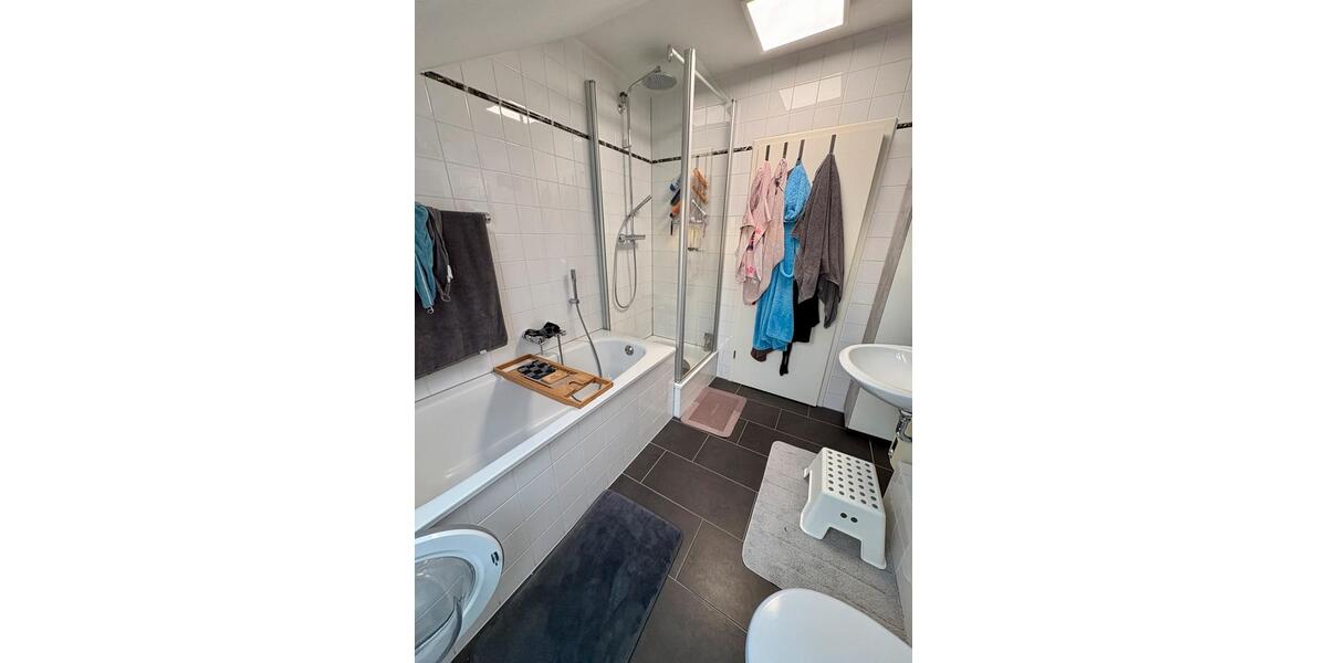 Dachgeschoßwohnung Neukirchen-Vluyn Vluyn - 4 Zimmer, 101 m&sup2;, 269.000&euro; | Angebot:27499796