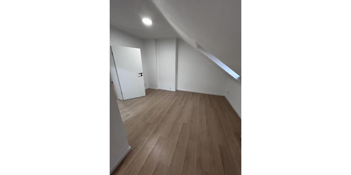 Dachgeschoßwohnung Mönchengladbach Süd - 2 Zimmer, 42 m&sup2;, 530&euro; | Angebot:26663106