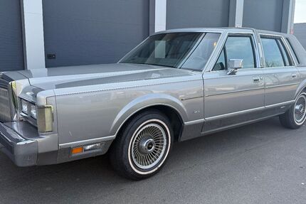 Lincoln Town Car 132.816 km 12.490 &euro; Duisburg 47229