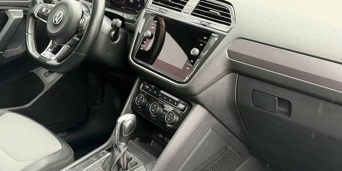 VW Tiguan Allspace R- line/ 4Motion/ 240PS/ PANO 99.000 km 31.900 &euro; Mönchengladbach 41066