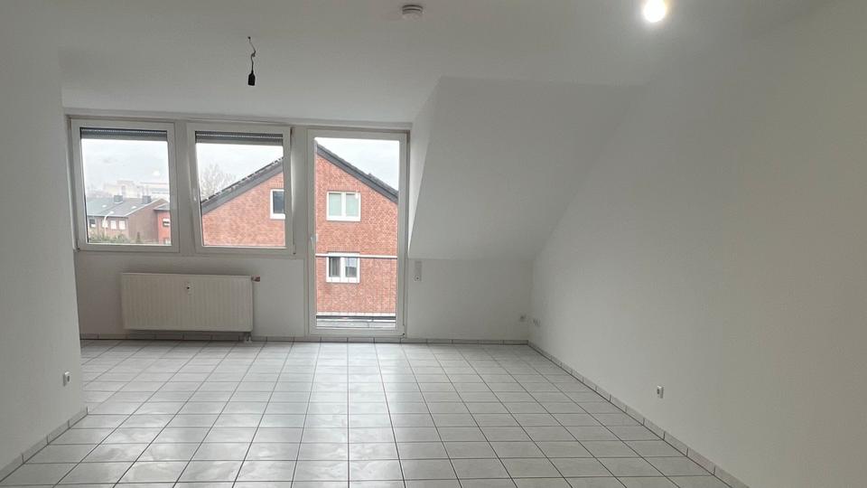 Dachgeschoßwohnung Mönchengladbach Ost - 2 Zimmer, 65 m&sup2;, 900&euro; | Angebot:25903163