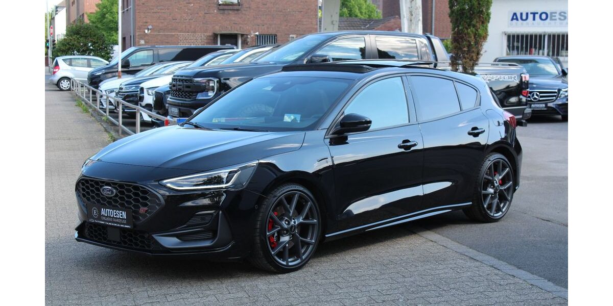 Ford Focus 50.000 km 30.800 &euro; Neuss 41468