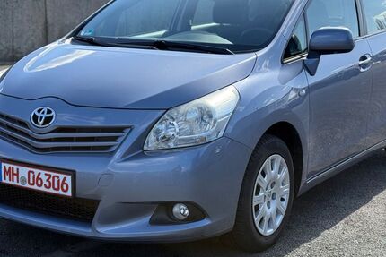 Toyota Verso 86.000 km 7.900 &euro; Mülheim an der Ruhr 45479