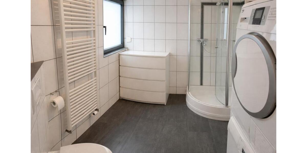 Etagenwohnung Mönchengladbach Nord - 3 Zimmer, 110 m&sup2;, 1.250&euro; | Angebot:26042324