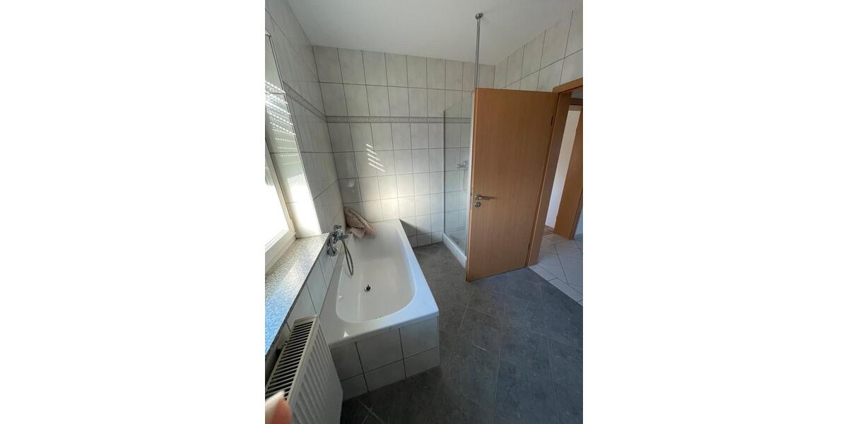 Etagenwohnung Krefeld - 4 Zimmer, 135 m&sup2;, 1.350&euro; | Angebot:26675467