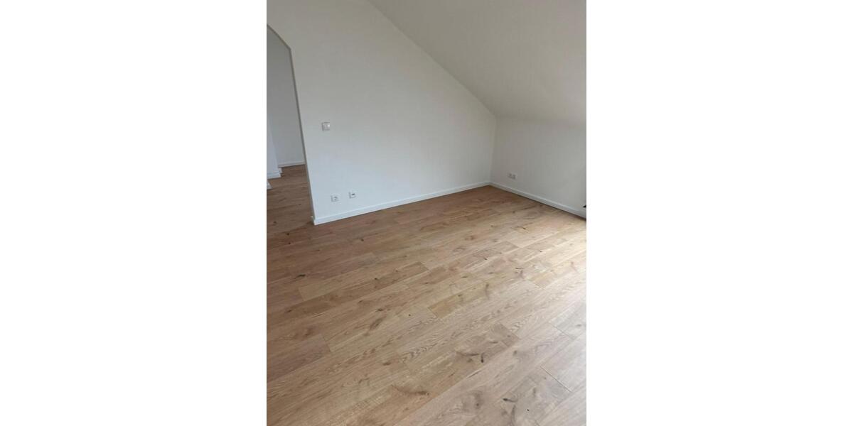 Dachgeschoßwohnung Düsseldorf Stadtbezirk 8 - 1 Zimmer, 42 m&sup2;, 670&euro; | Angebot:25308654