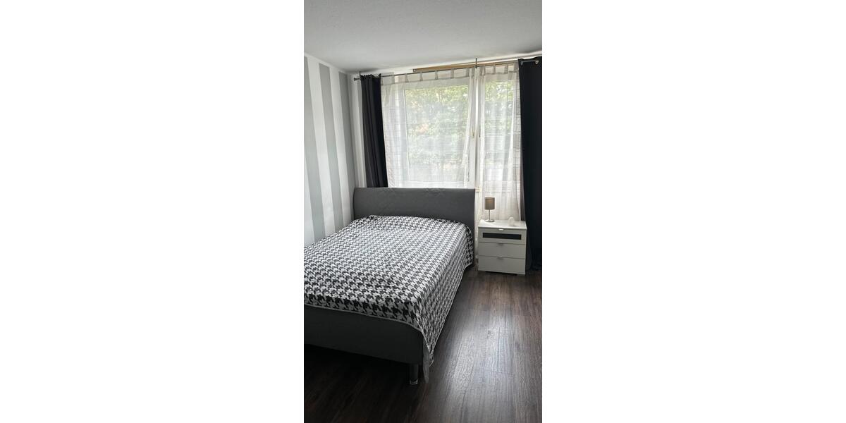 Etagenwohnung Düsseldorf Pempelfort - 1 Zimmer, 33 m&sup2;, 895&euro; | Angebot:25635921