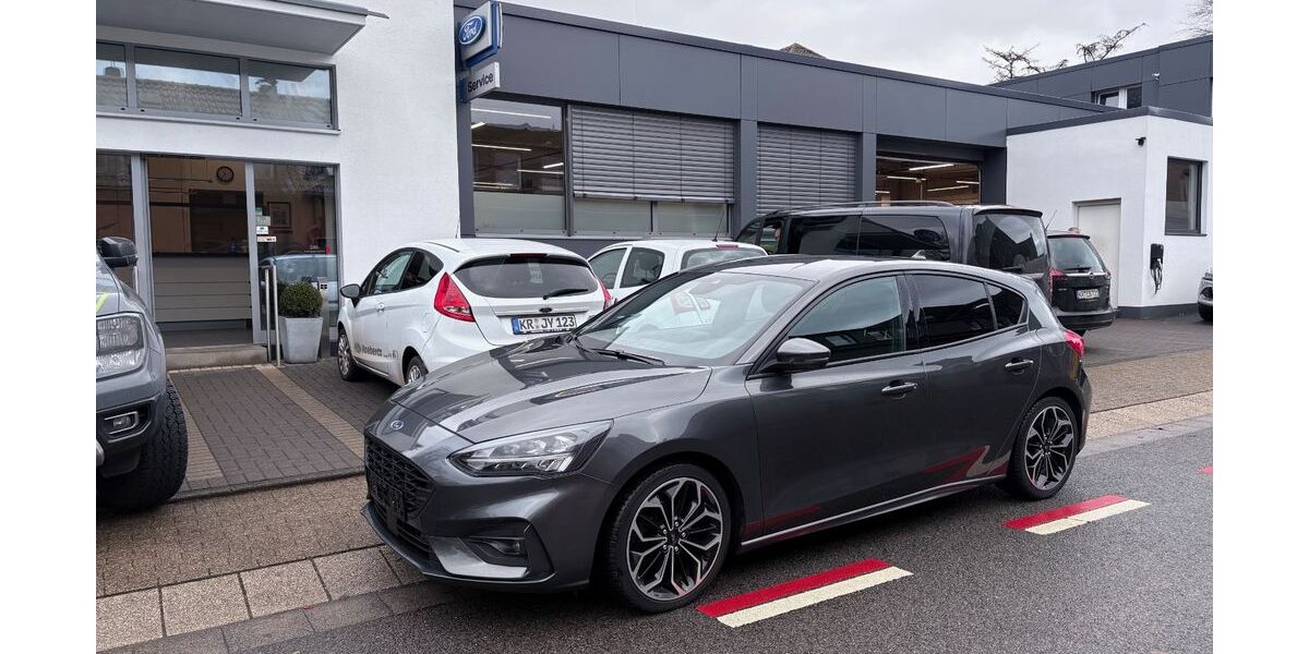 Ford Focus 48.999 km 18.990 &euro; Krefeld 47839