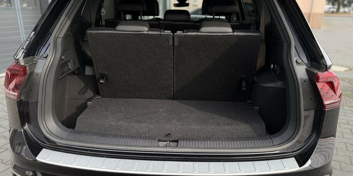 VW Tiguan Allspace R-LIne / 4Motion / Pano / Memory 99.000 km 33.490 &euro; Mönchengladbach 41066