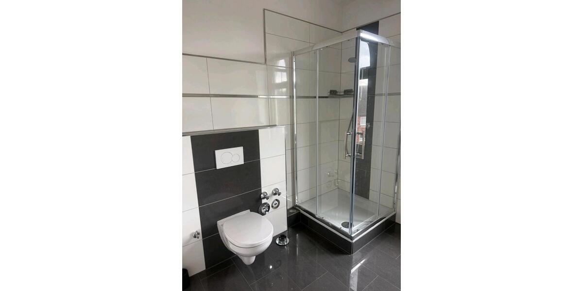 Dachgeschoßwohnung Duisburg Mittelmeiderich - 2 Zimmer, 80 m&sup2;, 620&euro; | Angebot:25919999