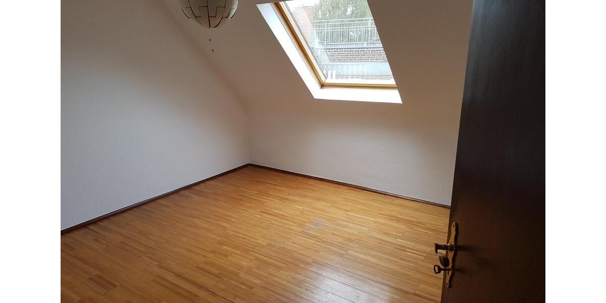 Maisonettenwohnung Krefeld - 2.5 Zimmer, 90 m&sup2;, 800&euro; | Angebot:25892864