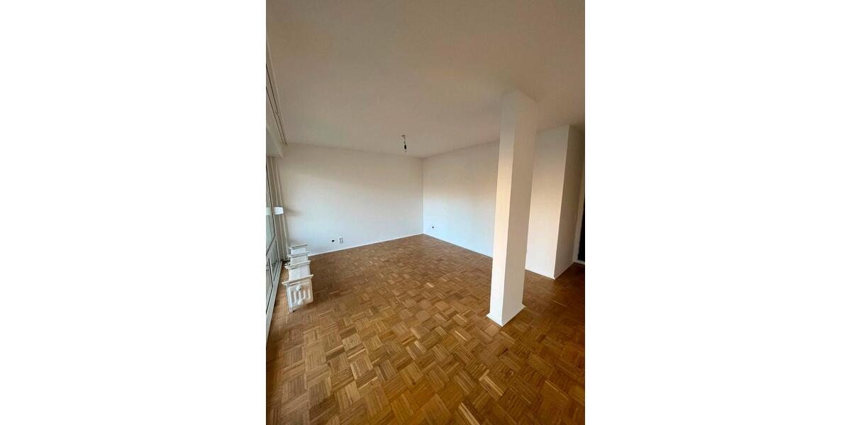 Etagenwohnung Düsseldorf Stadtmitte - 2.5 Zimmer, 65 m&sup2;, 820&euro; | Angebot:26680686