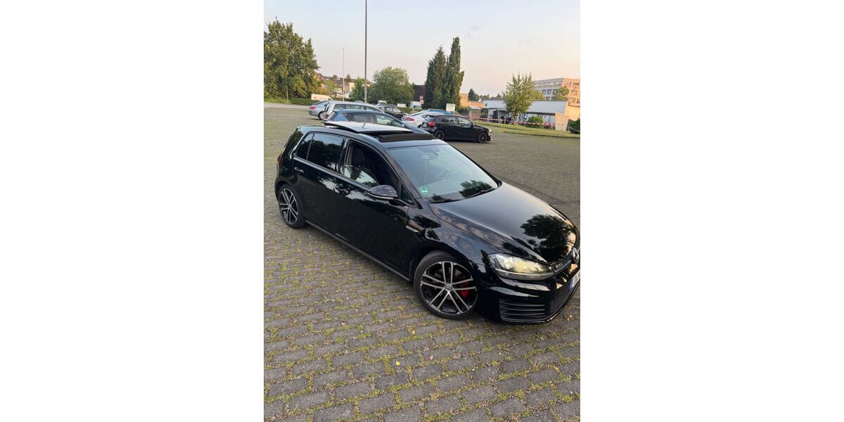 VW Golf 136.500 km 16.300 &euro; Düsseldorf 40597