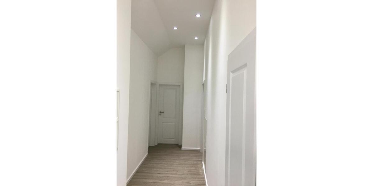 Dachgeschoßwohnung Ratingen - 4 Zimmer, 110 m&sup2;, 1.200&euro; | Angebot:25992722