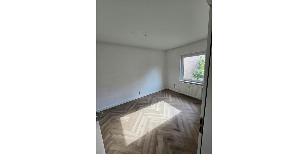 Etagenwohnung Krefeld Dießem - 4 Zimmer, 84 m&sup2;, 1.100&euro; | Angebot:27625920