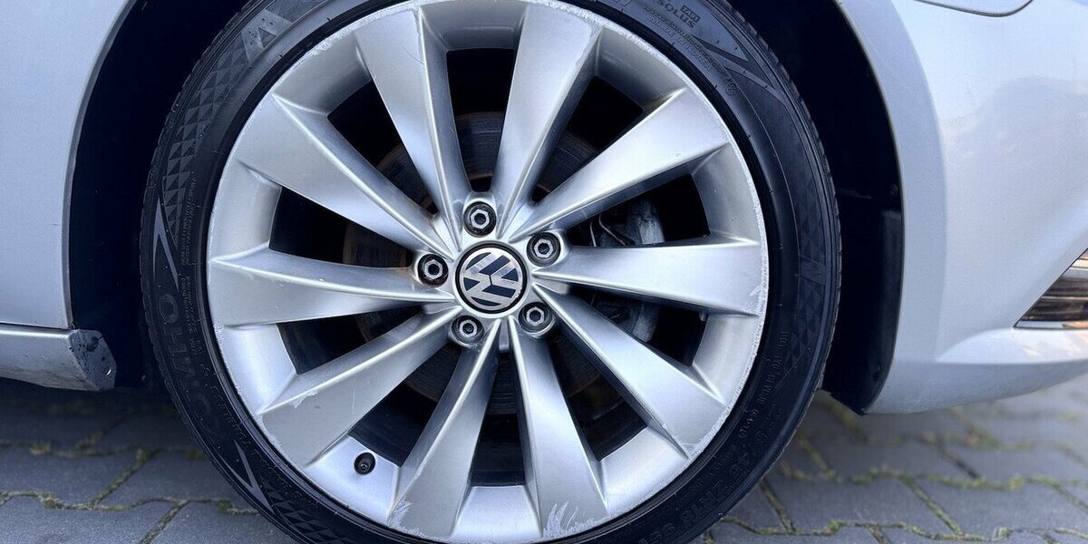 VW Passat CC Highline/Autom,/ Leder/PANO/5 Sitze 180.000 km 10.490 &euro; Mönchengladbach 41066