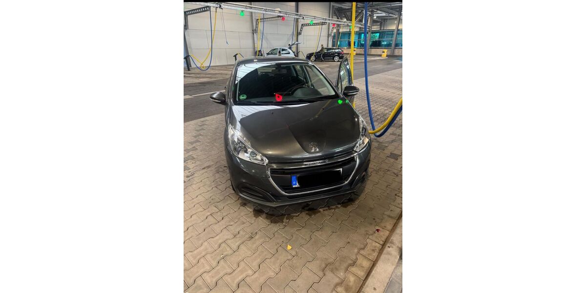 Peugeot 208 116.000 km 4.400 &euro; Grefrath 47929
