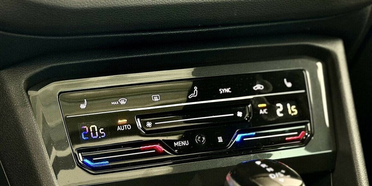 VW Tiguan R-Line / Pano / Kamera / KeylessGO 29.000 km 40.990 &euro; Mönchengladbach 41066