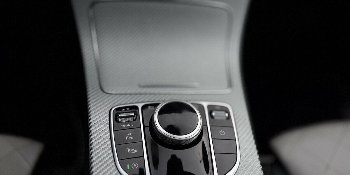 Mercedes-Benz C 220 Designo / AMG / LED / 360° Cam / Allrad 220.000 km 20.990 &euro; Mönchengladbach 41066