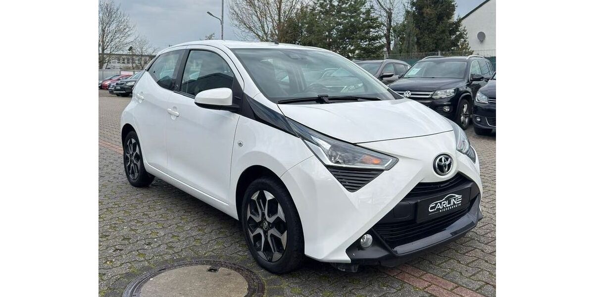 Toyota Aygo (X) 82.000 km 11.499 &euro; Mönchengladbach 41063