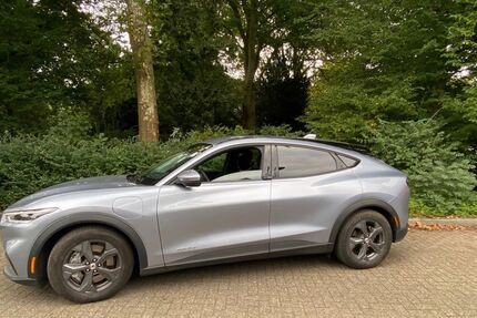 Ford Mustang Mach-E 44.000 km 32.100 &euro; Düsseldorf 40225
