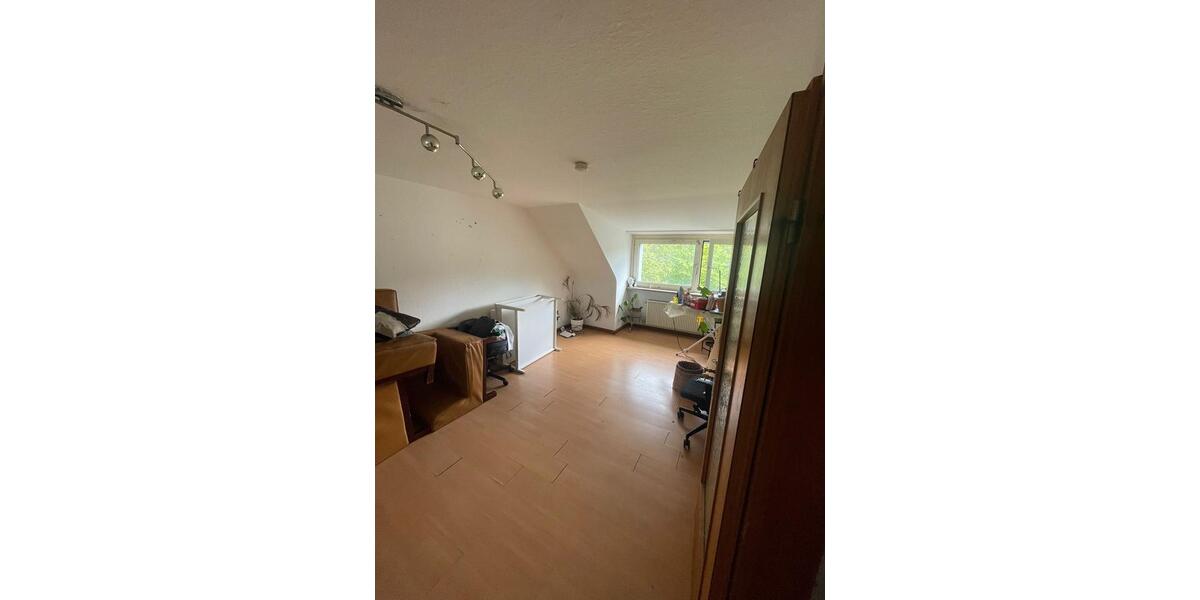 Dachgeschoßwohnung Düsseldorf Stadtbezirk 5 - 3 Zimmer, 57 m&sup2;, 500&euro; | Angebot:26664024