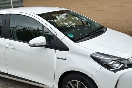 Toyota Yaris 49.000 km 14.000 &euro; Düsseldorf 40476