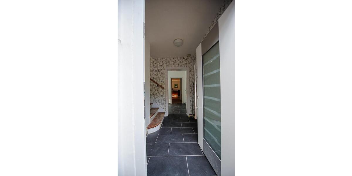 Einfamilienhaus Brüggen - 9 Zimmer, 200 m&sup2;, 450.000&euro; | Angebot:23836303