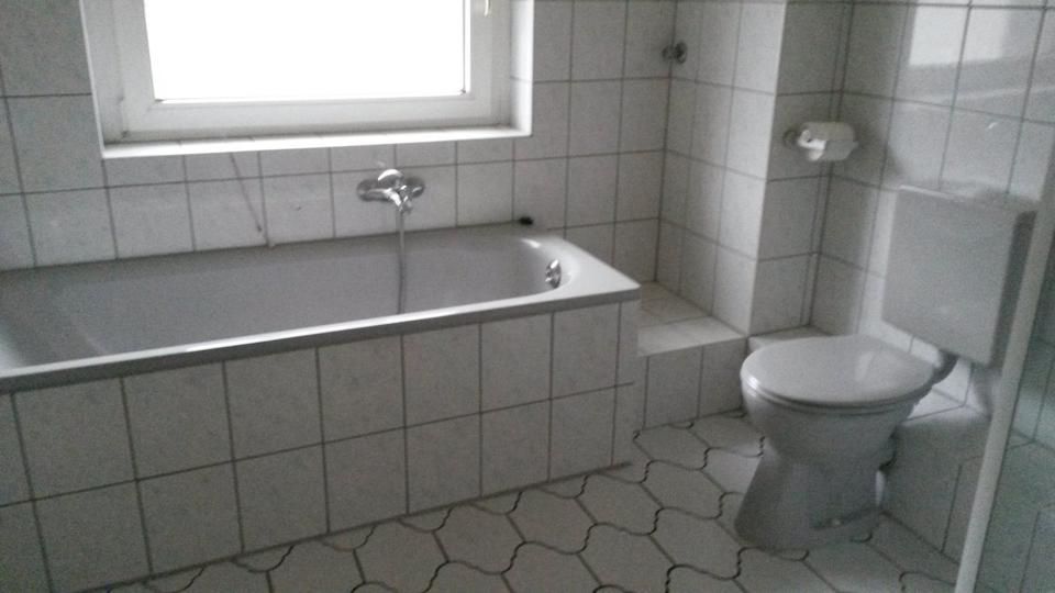 Dachgeschoßwohnung Duisburg Mittelmeiderich - 3 Zimmer, 88 m&sup2;, 650&euro; | Angebot:26638413