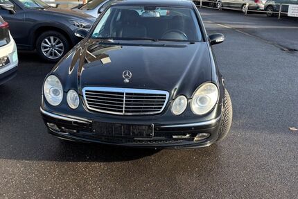 Mercedes-Benz E 320 335.000 km 2.700 &euro; Düsseldorf 40627