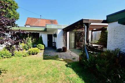 Haus Mönchengladbach West - 8.5 Zimmer, 182 m&sup2;, 295.000&euro; | Angebot:23908155