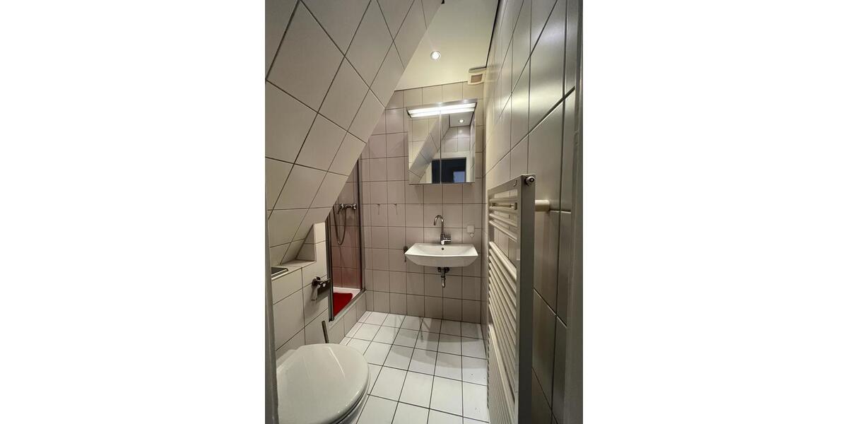 Dachgeschoßwohnung Krefeld Bockum - 2 Zimmer, 51 m&sup2;, 597&euro; | Angebot:26532551