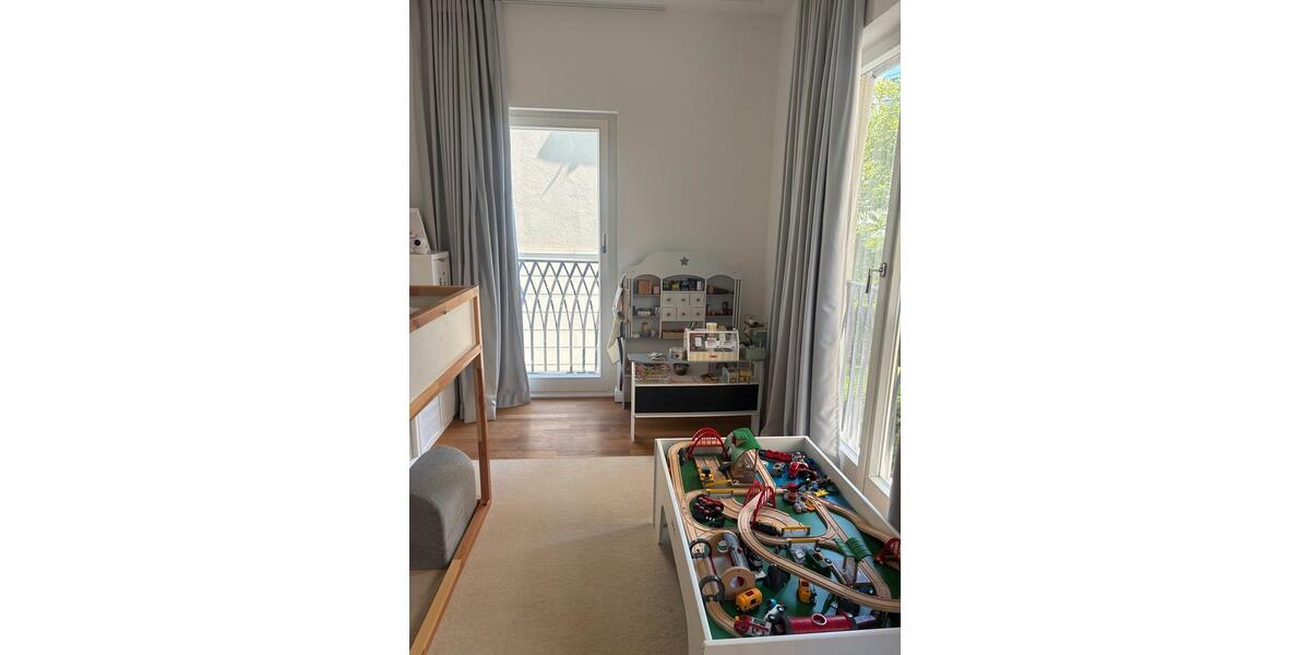 Etagenwohnung Düsseldorf Heerdt - 5 Zimmer, 198 m&sup2;, 1.500.000&euro; | Angebot:27109945