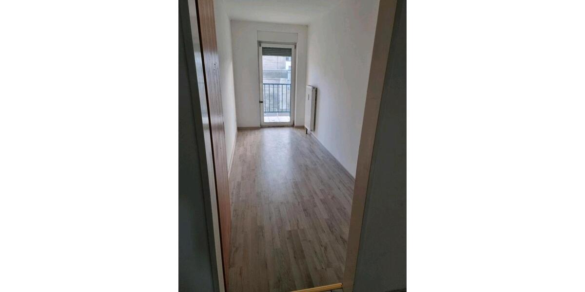 Etagenwohnung Mönchengladbach Süd - 3 Zimmer, 83 m&sup2;, 1.400&euro; | Angebot:25660321