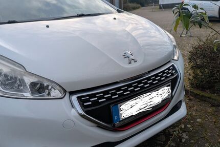 Peugeot 208 136.447 km 6.350 &euro; Nettetal 41334