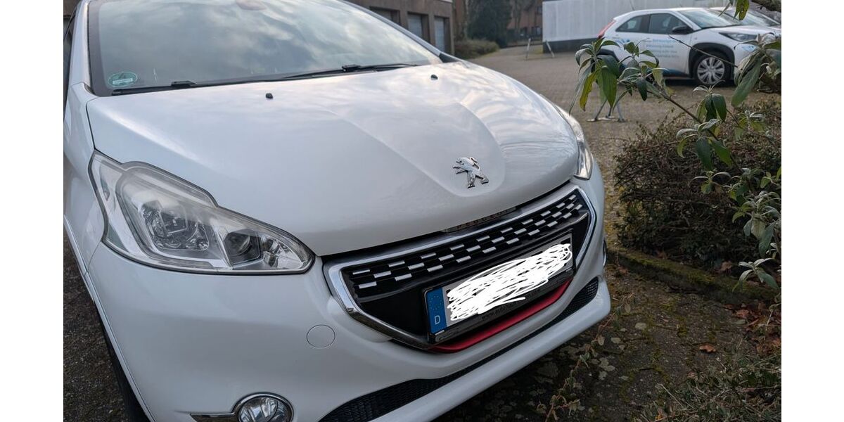 Peugeot 208 136.447 km 6.350 &euro; Nettetal 41334