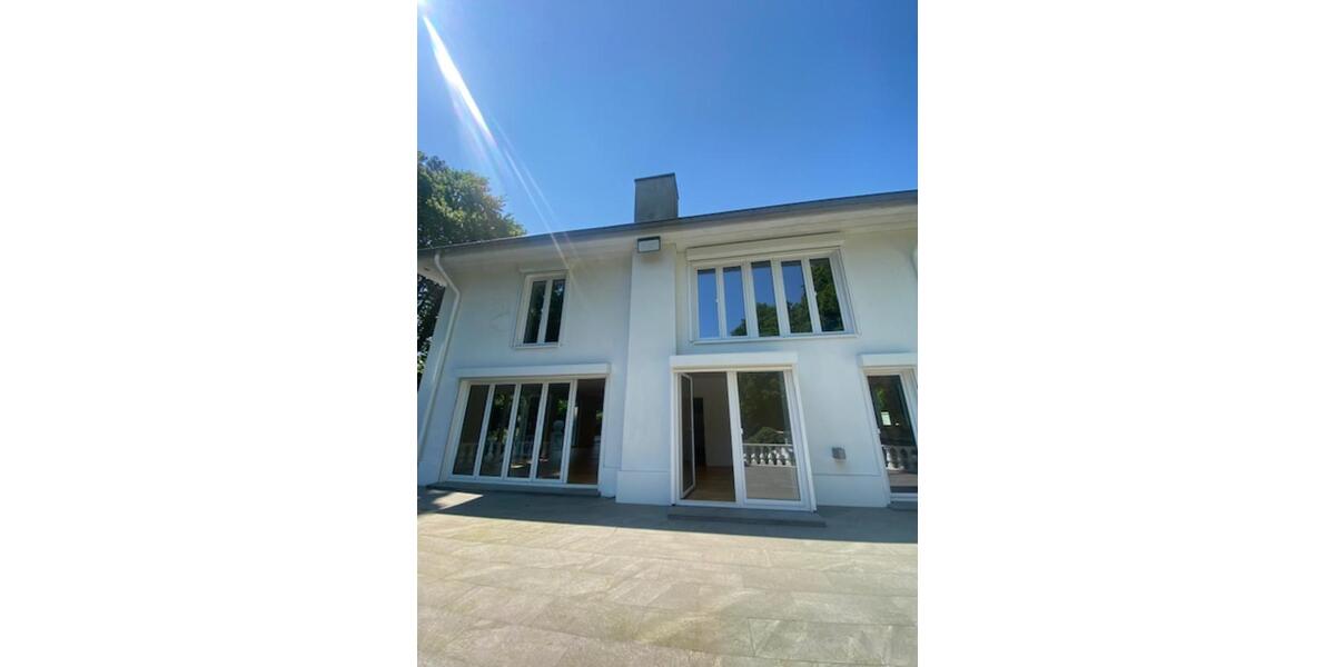 Villa Mönchengladbach Nord - 6 Zimmer, 340 m&sup2;, 7.000&euro; | Angebot:24381556