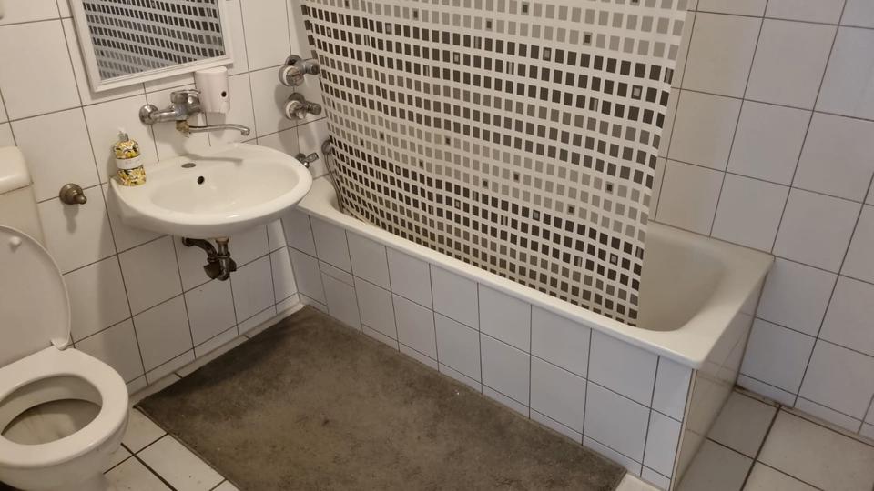 Etagenwohnung Duisburg Essenberg - 2 Zimmer, 68 m&sup2;, 450&euro; | Angebot:27623428