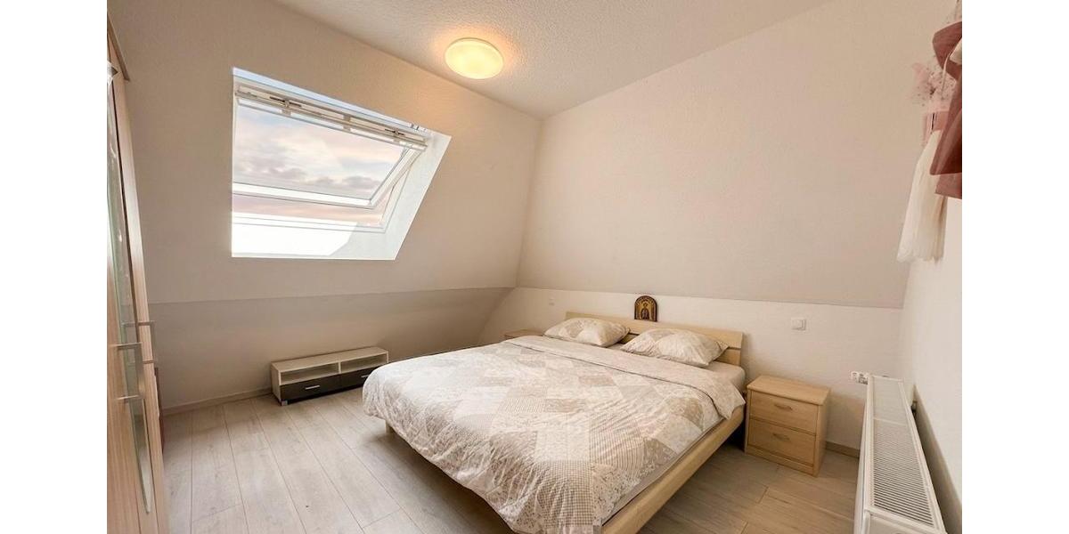 Dachgeschoßwohnung Mönchengladbach Nord - 5 Zimmer, 75 m&sup2;, 169.500&euro; | Angebot:27446953