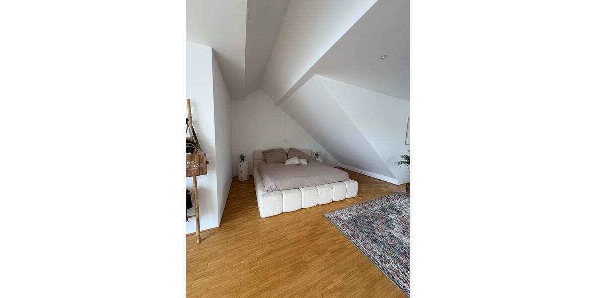 Maisonettenwohnung Düsseldorf Niederkassel - 3 Zimmer, 120 m&sup2;, 2.600&euro; | Angebot:26651781