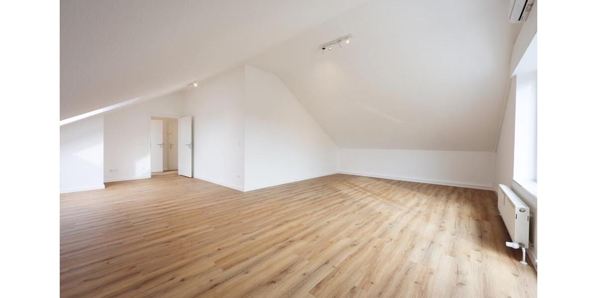 Dachgeschoßwohnung Moers Schwafheim - 2.5 Zimmer, 80 m&sup2;, 214.000&euro; | Angebot:26067794