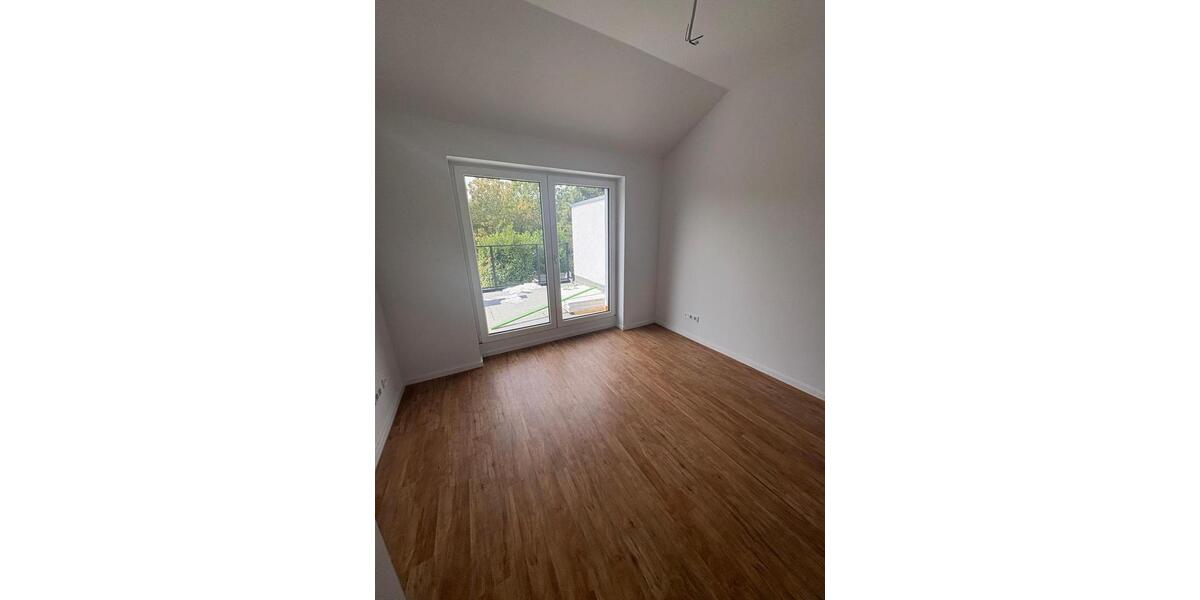 Reihenhaus Düsseldorf Stadtbezirk 5 - 5 Zimmer, 158 m&sup2;, 3.202&euro; | Angebot:27615762