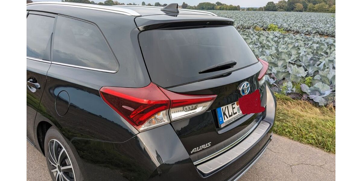 Toyota Auris Touring Sports 93.000 km 14.999 &euro; Kerken 47647