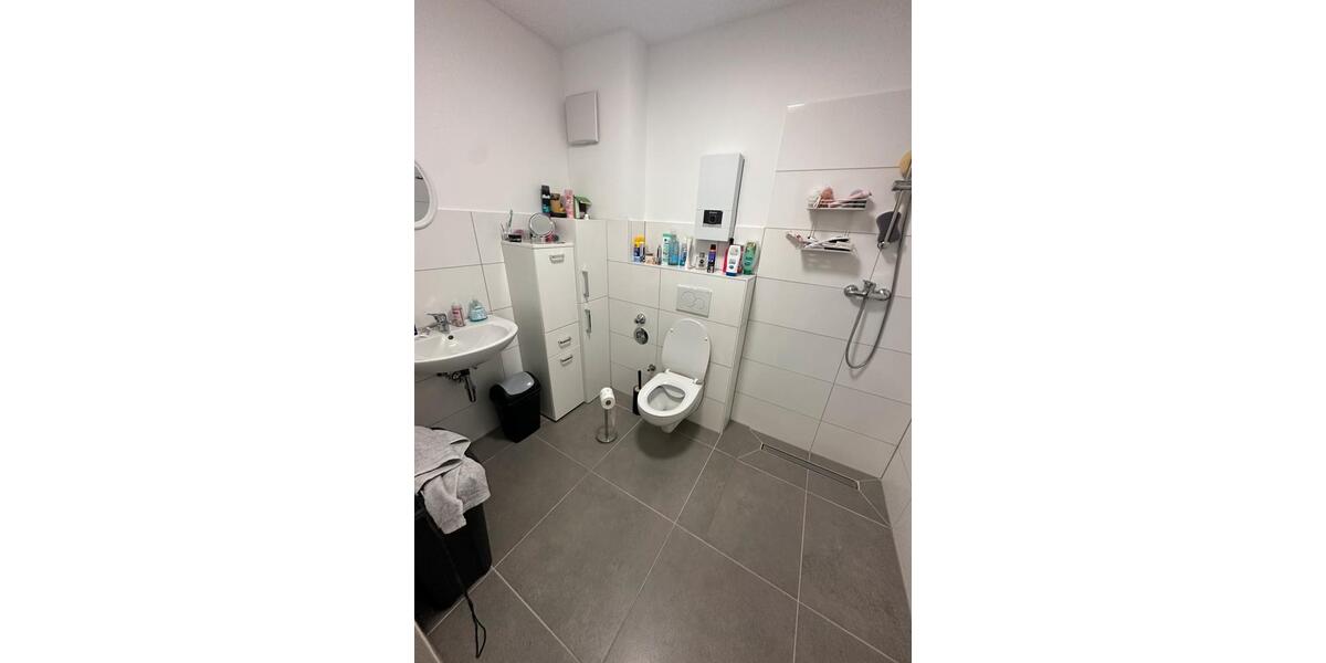 Etagenwohnung Duisburg Mittelmeiderich - 4 Zimmer, 93 m&sup2;, 1.150&euro; | Angebot:26683008