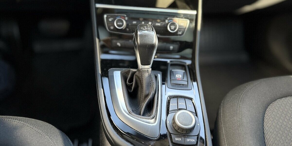 BMW 218 Active Tourer i / Advantage / PANO / Keyless 70.000 km 16.390 &euro; Mönchengladbach 41066